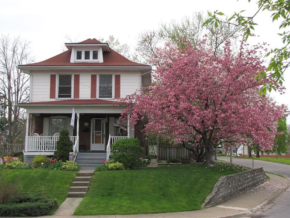 Strathaird Bed And Breakfast Niagara Falls
